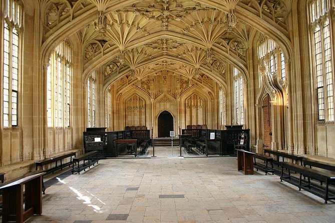 Private Day Tour to Oxford and The Cotswolds - Oxford University walk: colleges, backstreets, and 900 years of school lore