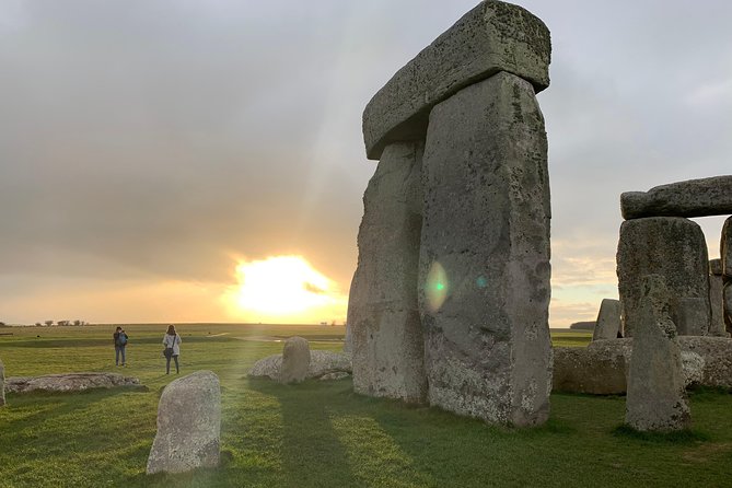 Private Day Tour to Stonehenge, Bath and The Cotswolds - Lacock Abbey and the Cotswolds: sheep trade, film locations, and quick walking