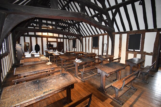 Private Day Tour to Stratford-Upon-Avon - All things Shakespeare - New Place garden: a missing house with lots to think about