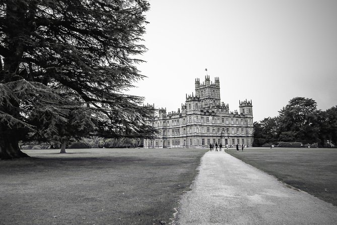 Private Downton Abbey Tour, including Bampton, Cogges Farm, and Highclere - Bampton: the village that runs on story scenes
