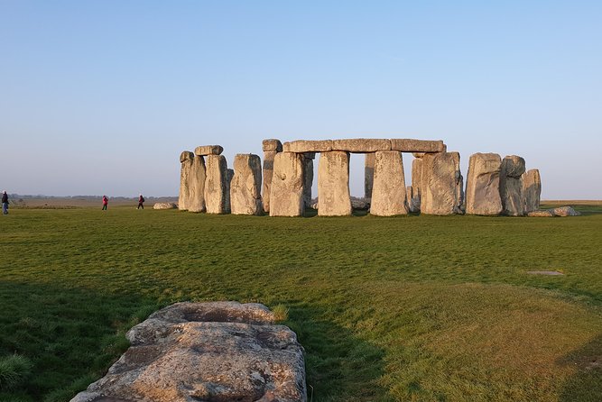 Private driver guided tour Stonehenge - Meeting point and timing: a clean 8:30 am start