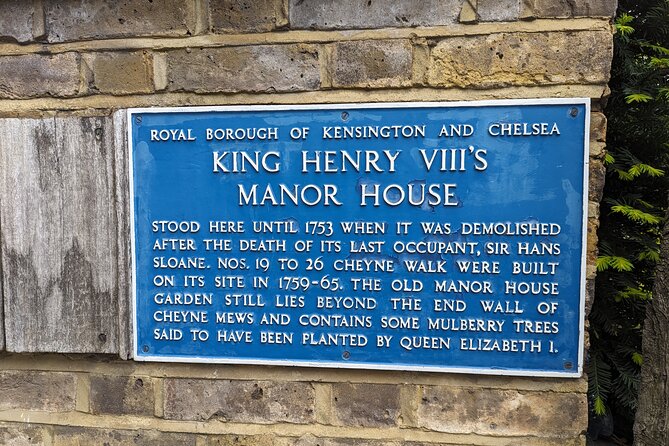Private E-Bike Cycling Tour Destination London - Stop 8 to the Albertopolis area: King’s Road mods and fashion, Chelsea Hospital, and major museum façades
