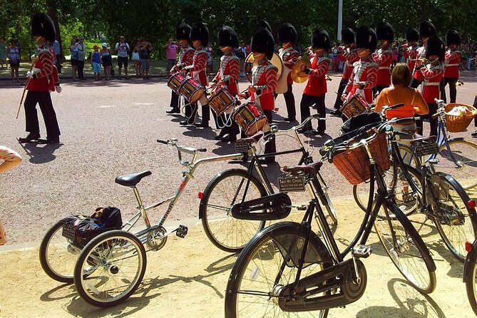 Private Family Bike Tour of London, fun for all ages! - Westminster on two wheels: Dean’s Yard fun, Abbey outside only, and the backstreet rhythm