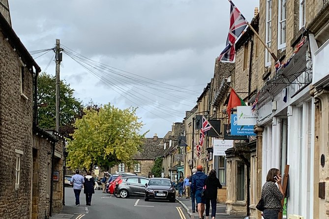 Private Full Day Excursion to the Cotswolds in a London Black Cab - Chilterns AONB: Drive-Through Villages Next Door to the Cotswolds