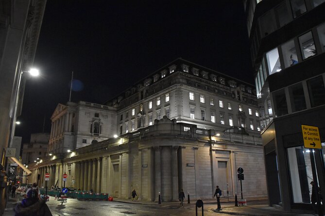 Private Ghosts and Gore Walking Tour of London - Stop-by-stop: from church shadows to execution ground