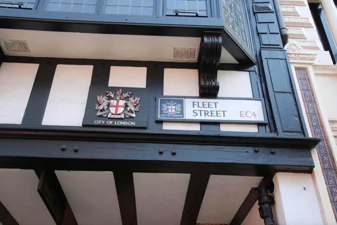 Private Group: Historical Pub Walking Tour of London - Princess Louise Gin-Palace Finale for the Last Round