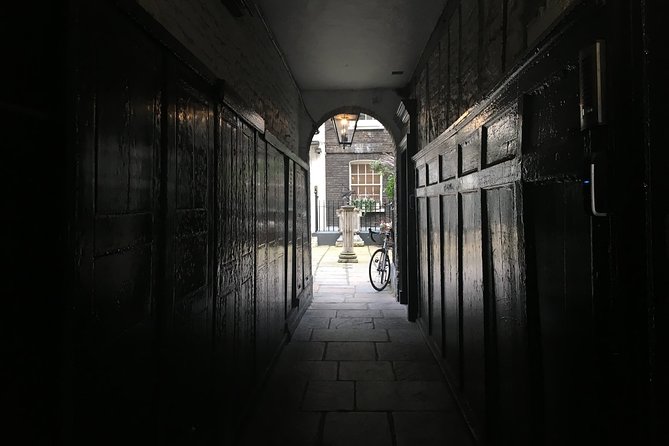 Private Guided and Chauffeured Tour of London - The British Museum: Outside Time, With an Interior Add-On If You Want It