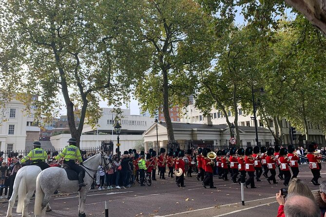 Private Guided Tour of London Landmarks - English or Italian - Buckingham Palace to Big Ben: royal scenes and iconic architecture