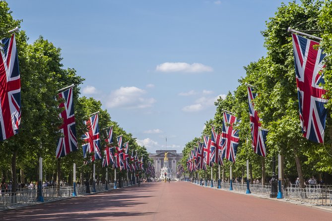 Private Guided Tour of Royal London - Your 2–3 Hour Walk: From Portcullis House to Parliament Square