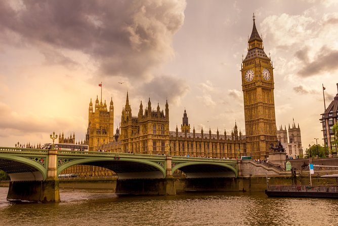 Private Guided Tour of Royal London - Parliament Square Statues: Democracy Seen Up Close