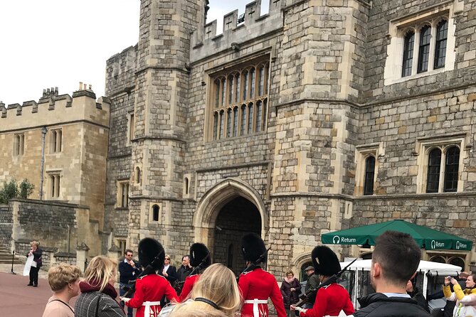 Private Guided Tour of Windsor Castle PLUS and History - Windsor Castle: the main event, done at a human pace