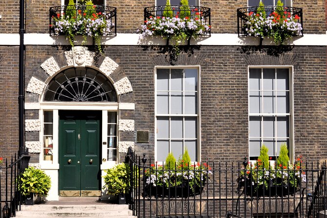Private Guided Walking Tour of Bloomsbury, London - Foundling Hospital: abandoned children, composers, and writers