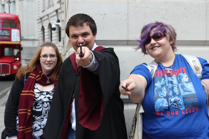 Private Harry Potter Walking Tour of London - Trafalgar Square: the wizarding war in a place with lions and cameras