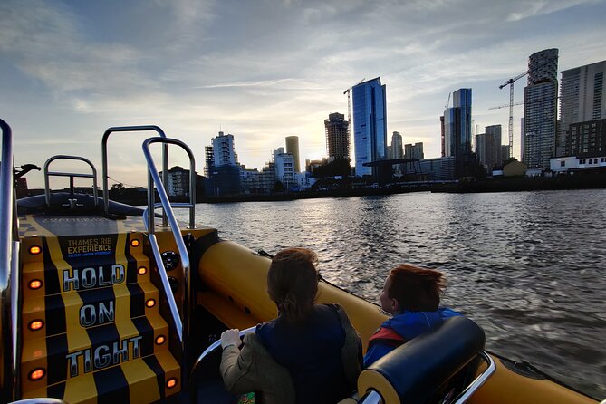 PRIVATE HIRE SPEEDBOAT 'THAMES BARRIER EXPERIENCE - 70 minutes from Embankment - Speed, seating, and comfort: how to enjoy the bouncy bits