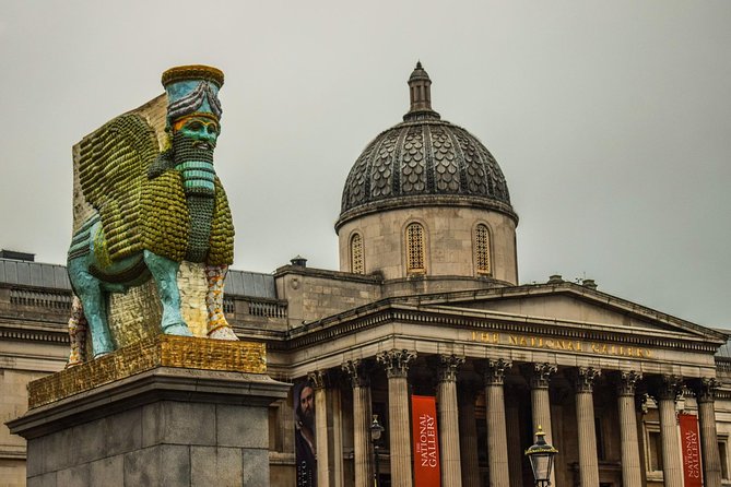 Private James Bond Fictional and Film Spy Tour of London - Buckingham Palace viewpoints via The Mall: Bond glamour with Olympic-era context