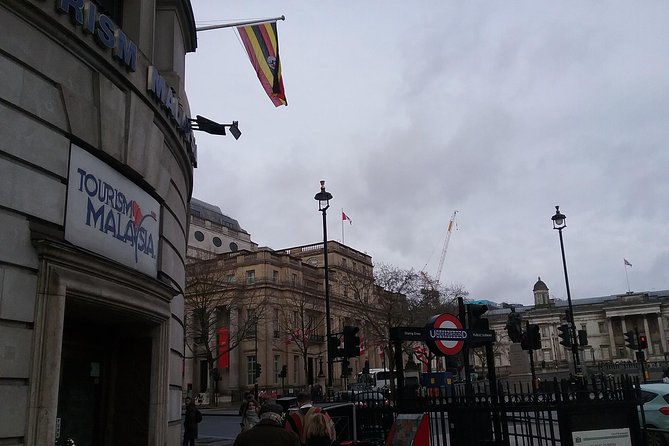 Private James Bond Fictional and Film Spy Tour of London - Rules Restaurant to Trafalgar Square: quick stops that set the tone