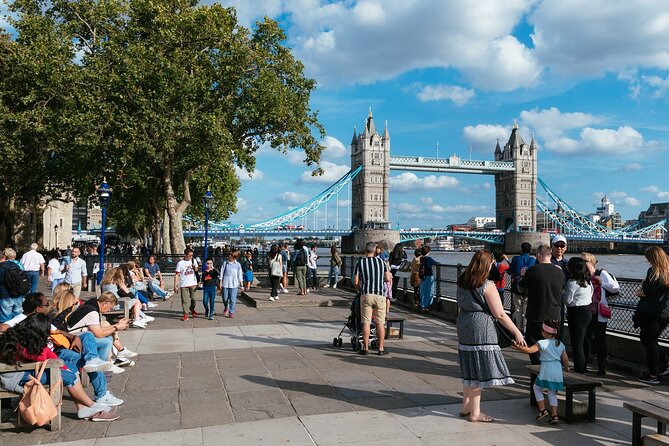 Private Layover Tour of London with Pickup from Heathrow Airport - The On-Board Wi‑Fi Advantage During a Layover
