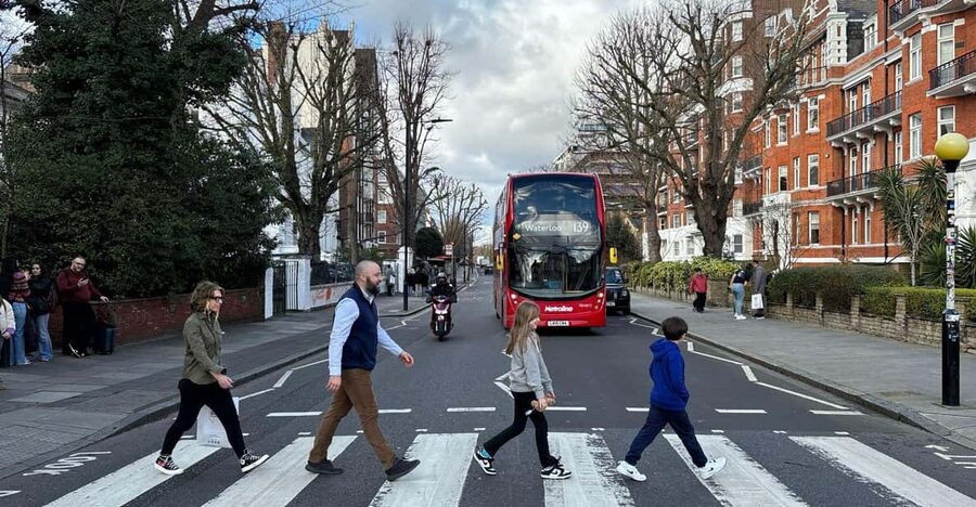 Private London Beatles Taxi Tour with Local Guide - Why This Private Taxi Route Feels Smarter Than a Bus