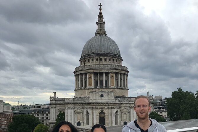 Private London Highlights Tour with Experienced Guide in Taxi - What makes the taxi experience feel better than a bus tour