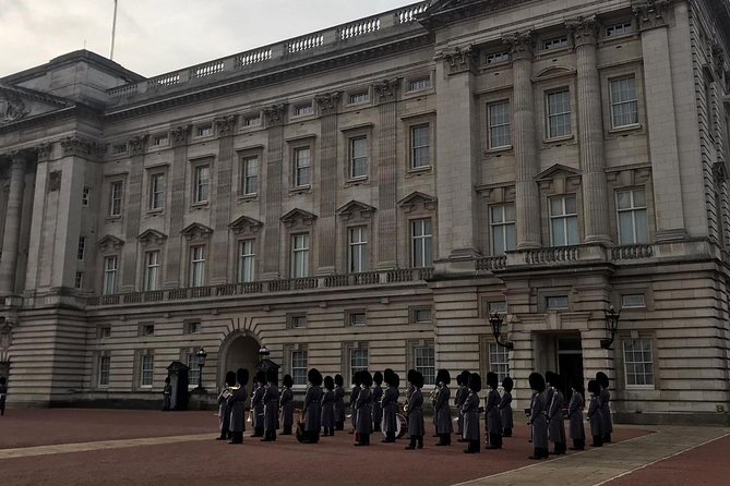 Private London Panoramic Tour by Car with Pick Up From Your Hotel - Albert Memorial and the 11:00 AM Changing of the Guards Tip