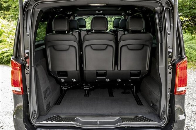 Private Luxury Van from Heathrow Airport LHR to Central London - Finding Your Driver in Heathrow Arrivals Without the 20-Minute Hunt