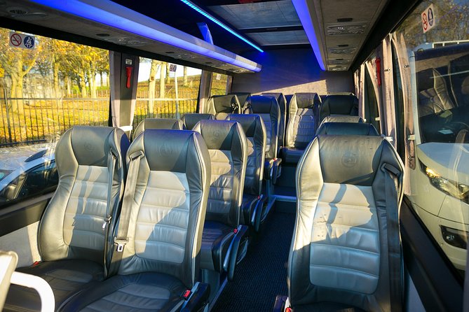 Private Minibus Transfer: Luton Airport to Central London - Service quality you can sense fast: punctual, clean, communicative