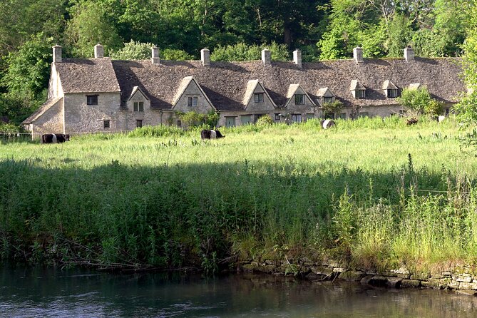 Private One Day Luxury Tour of The Cotswolds - Bourton-on-the-Water and the Windrush River Charm