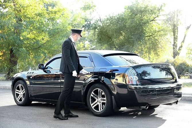 Private Oneway Airport Transfer London to London Heathrow Airport - How the Meet-and-Greet Works at Heathrow Terminals