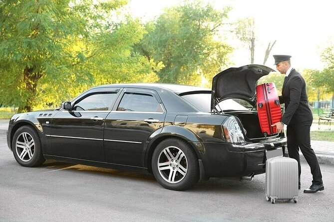 Private Oneway Airport Transfer London to London Heathrow Airport - Who This Transfer Suits Best