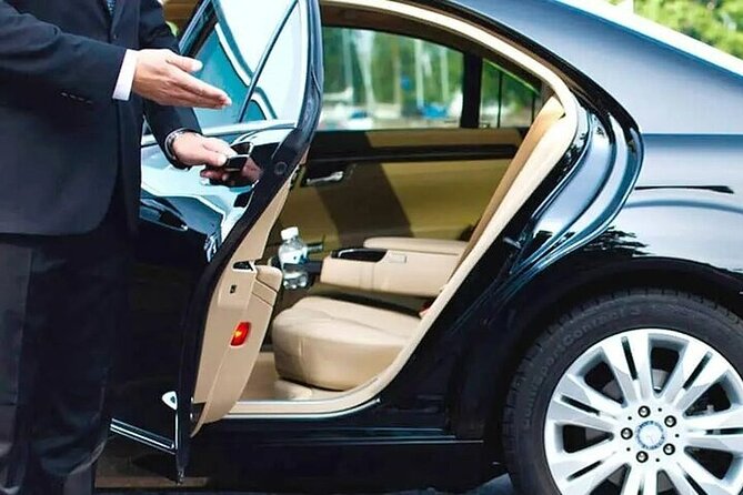 Private Oneway Airport Transfer London to London Heathrow Airport - Pickup Timing in London and the 15-Minute Wait