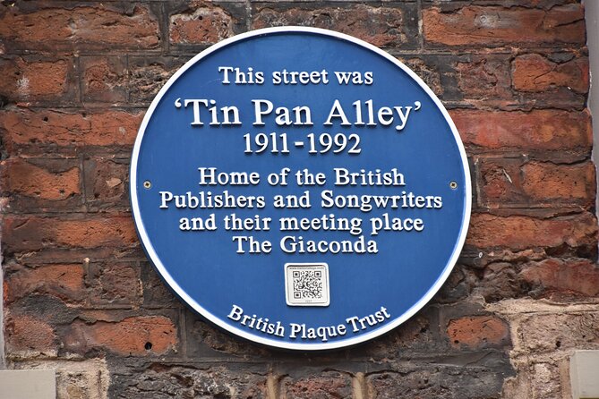 Private Rock 'n' Roll Music Tour of Central London - Kingly Street, Heddon Street, and Savile Row: Hendrix, Ziggy, and the rooftop myth