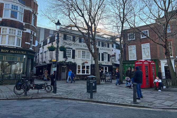Private Ted Lasso Filming Locations Tour - Stop 3: Richmond Green and the kickabout energy