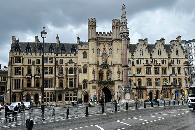 Private Tour: Best of London in a day! in Spanish. - Parliament and Big Ben: a pass-by view that still counts