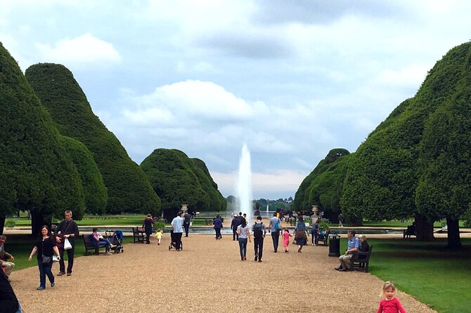 Private Tour: Hampton Court Palace Day Trip from London - Hampton Court Palace: the core of your day trip