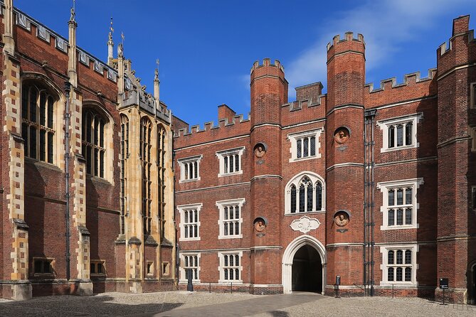 Private Tour of Hampton Court Palace with Award-Winning Architectural Historian - Meet James at Hampton Court, and what that means for your experience