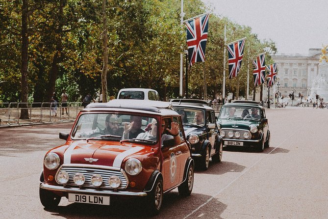 Private Tour of London's Landmarks in a Classic Car - Stop 4: a royal palace with roots in the 17th century