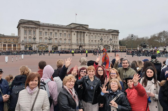Private Tour of Westminster Abbey and Changing of the Guard - Horse Guards Parade at Whitehall: close-up ceremony energy