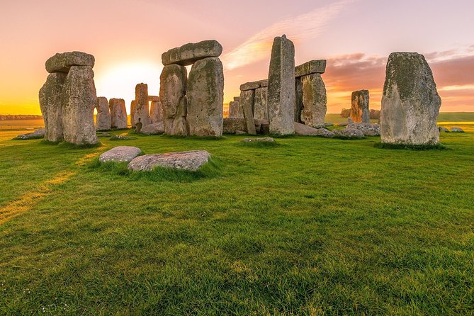 Private Tour to Stonehenge and Highclere Castle (Downton Abbey) - The drive from London: a calmer way to do two day highlights