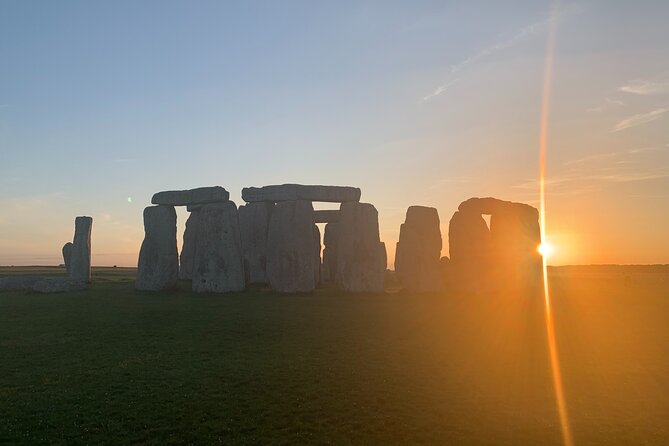 Private Tour to Stonehenge, Bath and The Cotswolds - Cotswolds Time: Castle Combe’s Wool Past or Lacock Abbey’s Film Magic