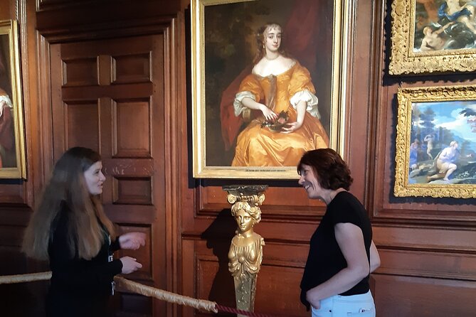 Private tour with an accredited expert guide Hampton Court Palace - Baroque Hampton Court (1689): Mary II and William III Add a Different Mood