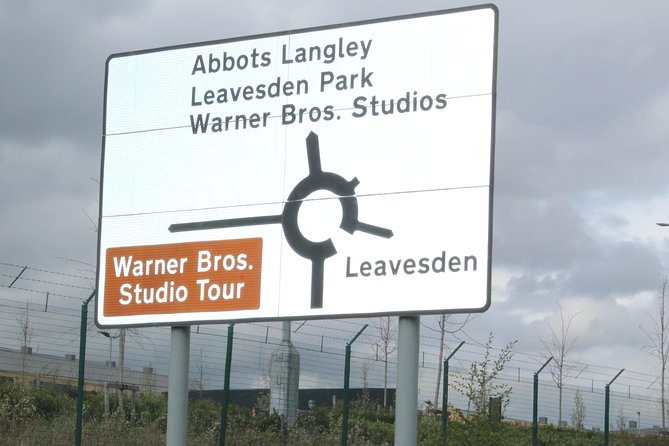 Private Transfer: Central London to Harry Potter Warner Bros Studio in Leavesden - Central London pickup: matching your car to your Studio entry time
