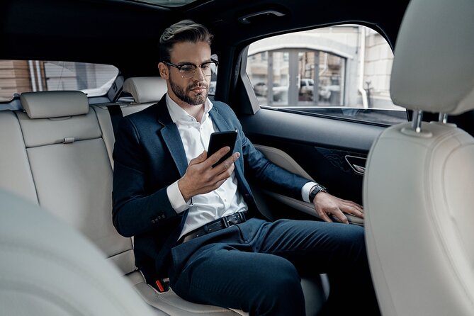 Private Transfer from Heathrow airport to Southampton - Finding your driver at Heathrow (and not playing guess-and-check)