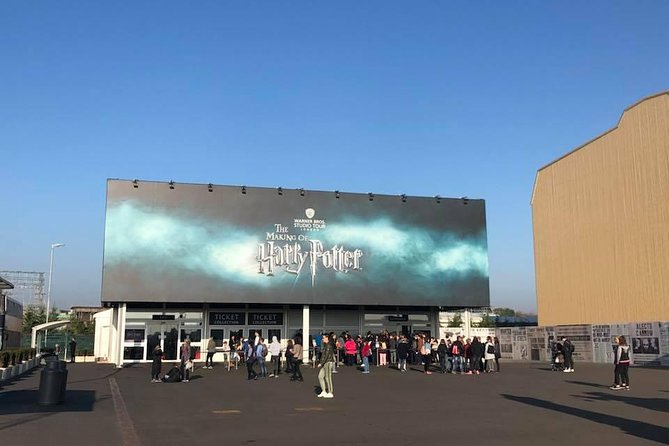 Private Transfers between London & Harry Potter Warner Studio - Vehicle, Driver, and the Small Comforts That Matter