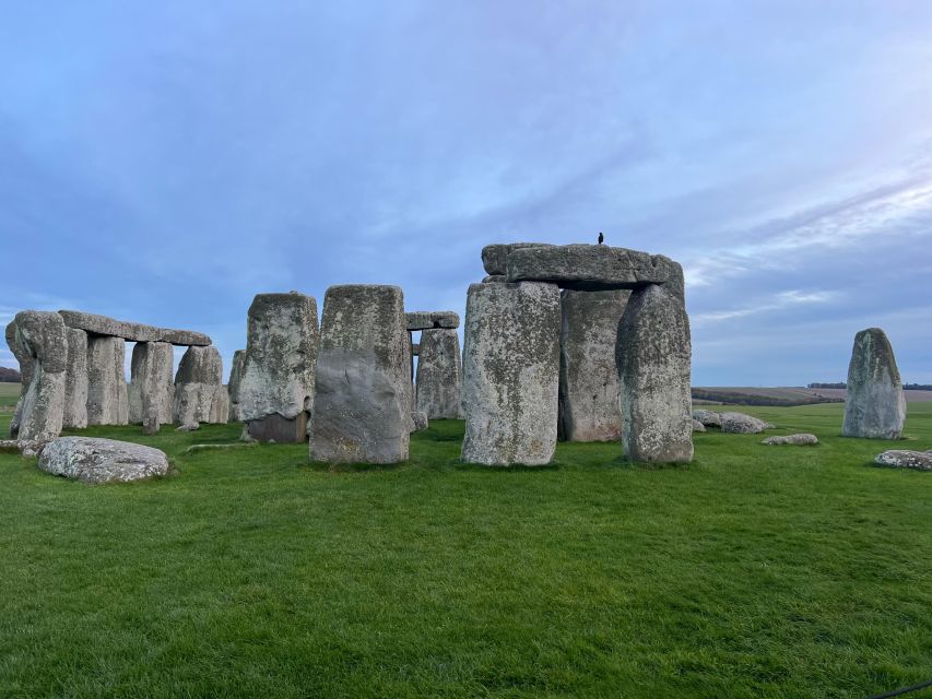 Private trip to Windsor Castle and Stonehenge - Stonehenge Visitor Centre for 1.5 Hours: Focused Time, Real Walking