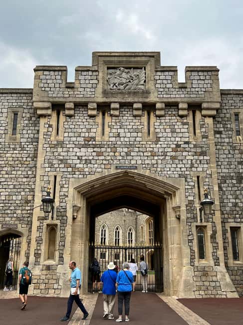 Private trip to Windsor Castle and Stonehenge - Pickup, Dropoff, Luggage, and Why Small-Group Comfort Matters