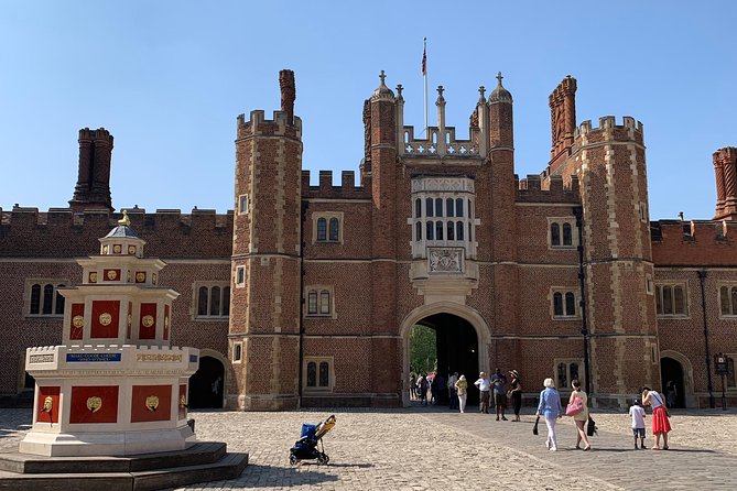 Private Vehicle To Hampton Court Palace From London With Admission Tickets - Hampton Court Palace Entry: Beating Crowds with Fast-Track Tickets
