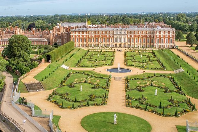 Private Vehicle To Hampton Court Palace From London With Admission Tickets - Inside the Palace: What 2 vs 3 Hours Feels Like