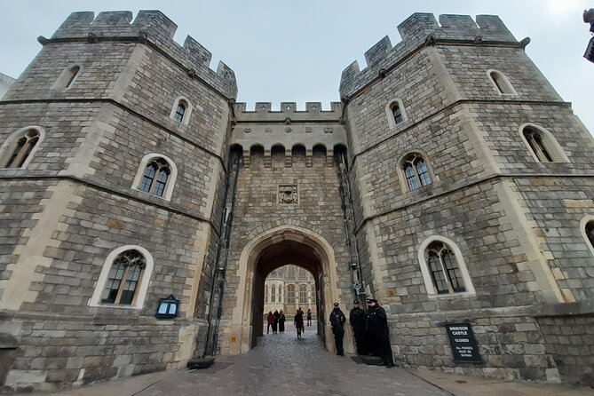 Private Walking Tour with Accredited Expert Guide Windsor Castle - Who should book this private Windsor Castle tour
