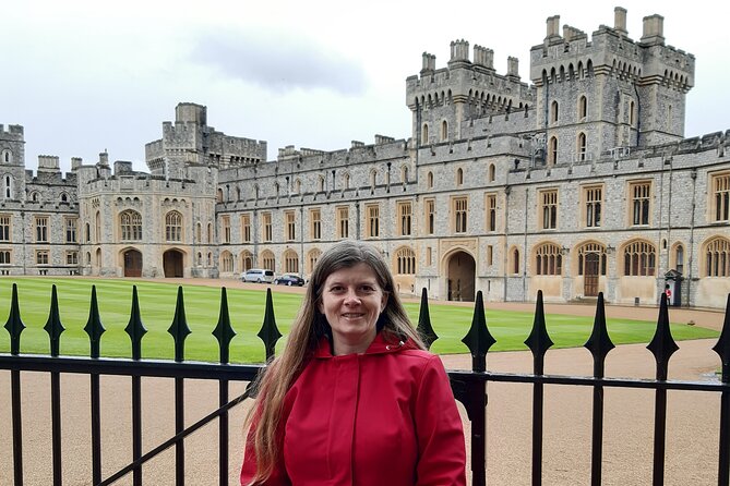Private Walking Tour with Accredited Expert Guide Windsor Castle - Finding Henry VIII Gate and getting into the castle smoothly