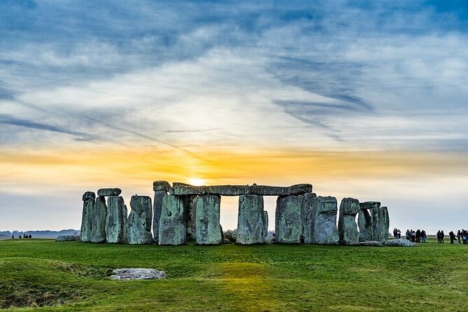 Private Windsor Castle and Stonehenge Day Tour - A smarter London day: private van, low stress